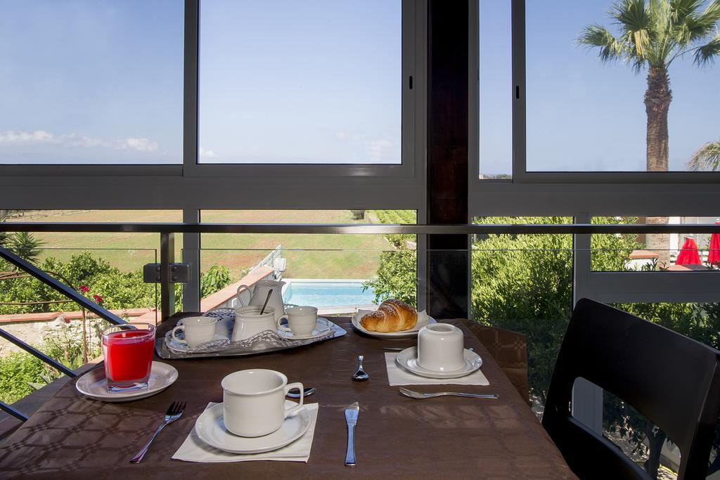 Bed and Breakfast La Rocca Scavata Rilievo Exterior foto
