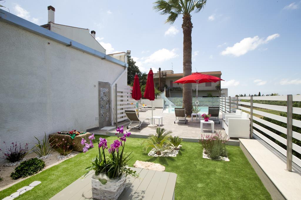 Bed and Breakfast La Rocca Scavata Rilievo Exterior foto